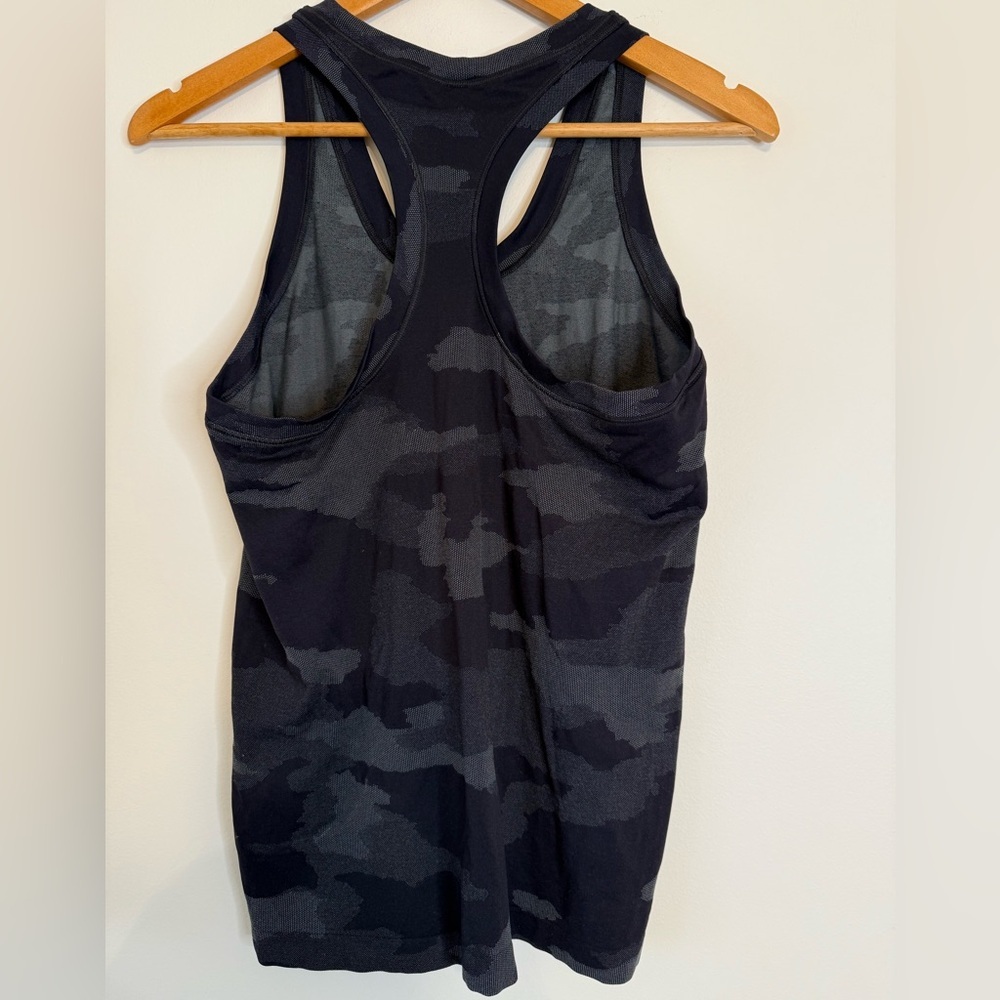 ATHLETA Momentum Seamless Tank Top Black Camo Racerback - Picture 3 of 5